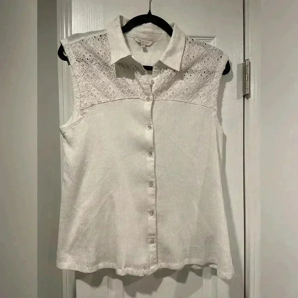 Lucky Brand White Eyelet Detail Sleeveless Collared Button Down Shirt Size Small - Picture 1 of 9